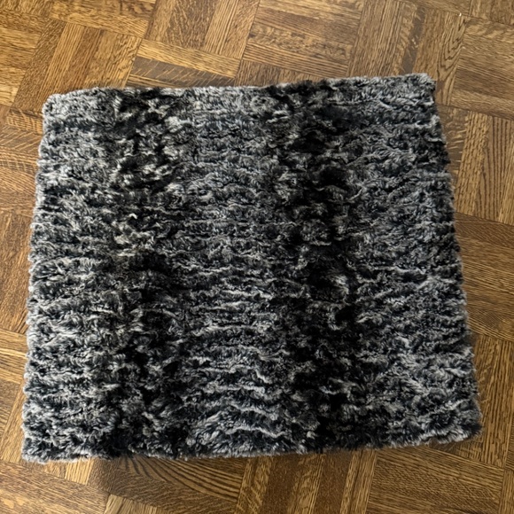 Faux fur Scarf - Picture 2 of 2